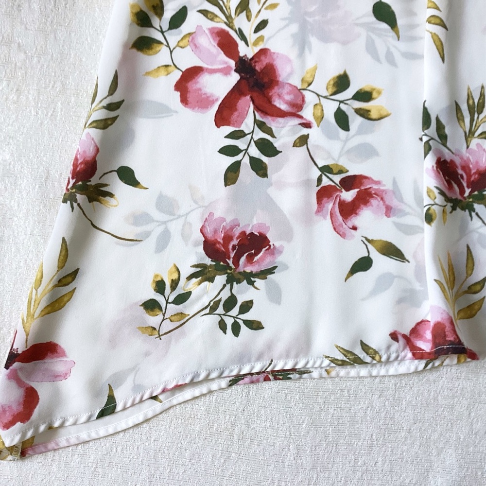 Torrid Floral Print Challis Cami Woman’s 1X Sharkbite Hem Cream & Pink Color - Picture 3 of 8